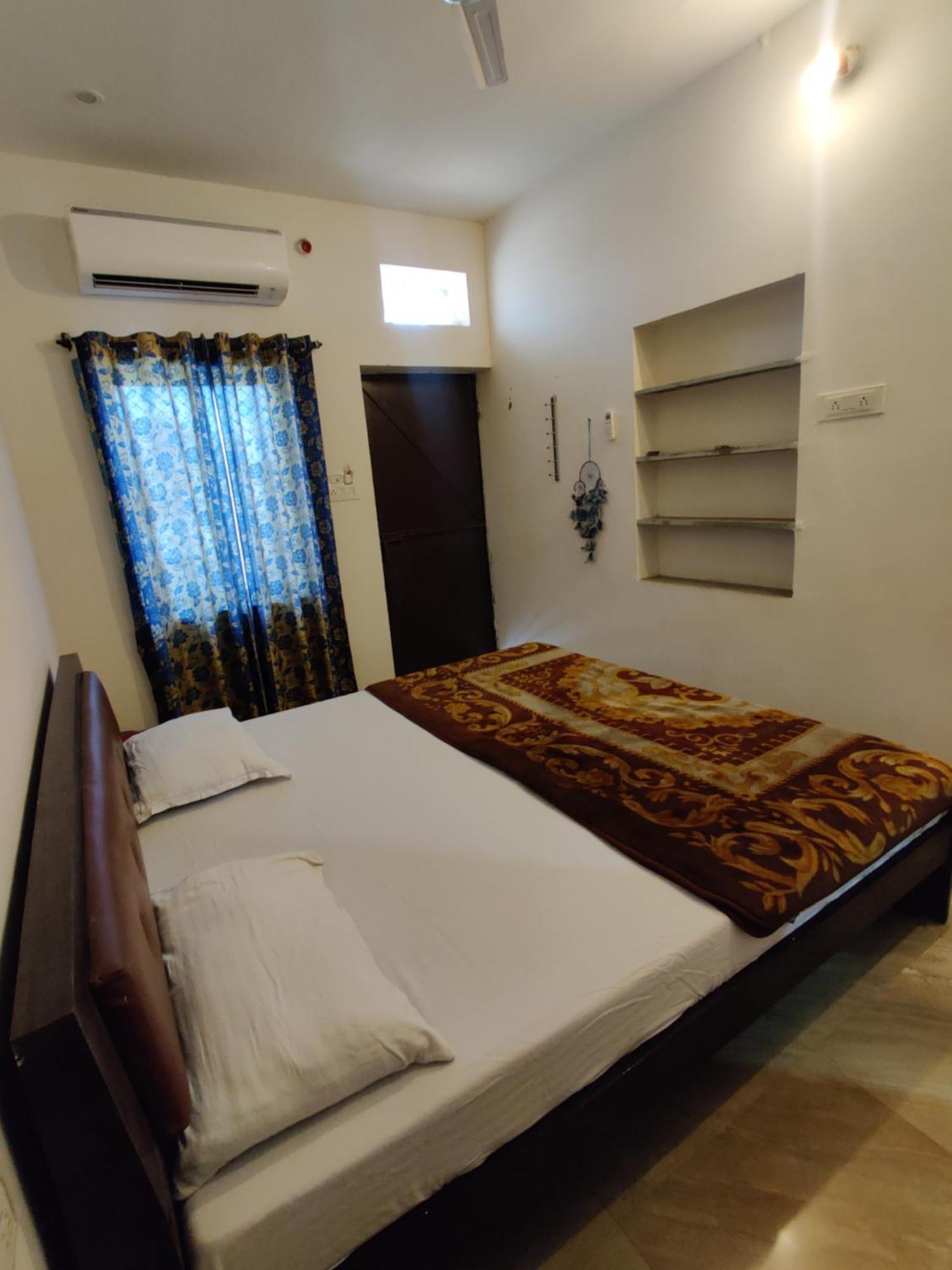Varah Square Guest House Pushkar Esterno foto